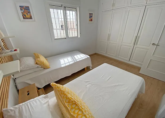 Hébergement de vacances Azucena Luxury Town House In Conil With Terrace And Great Views *