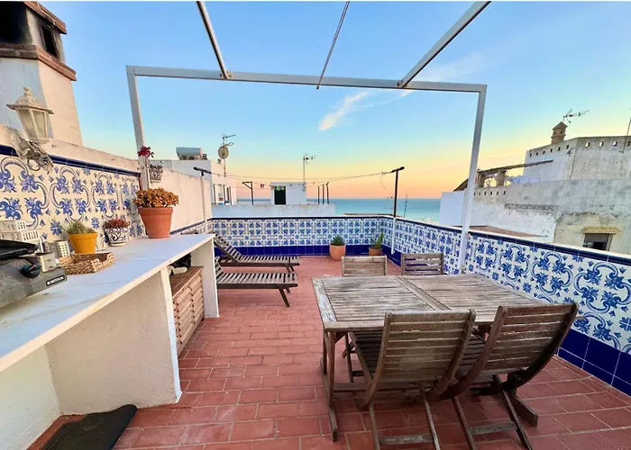 Azucena Luxury Town House In Conil With Terrace And Great Views Hébergement de vacances *